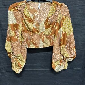 Live 4 Truth Balloon Sleeve Crop Top | Size S / Box‎ 14-28